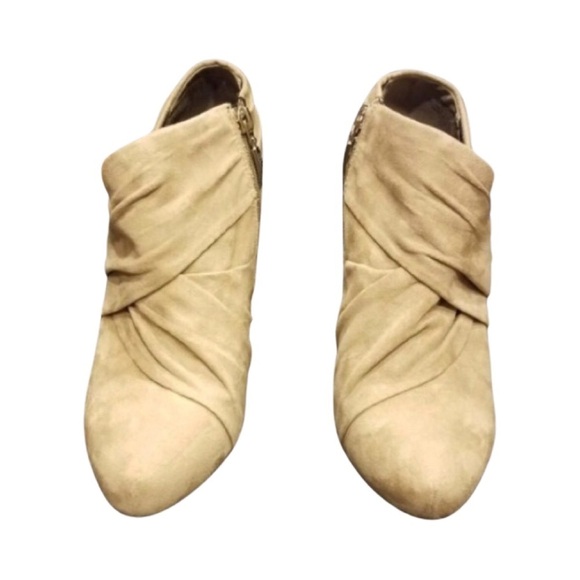 GUESS Wglainey Suede Ankle Booties - Picture 2 of 5